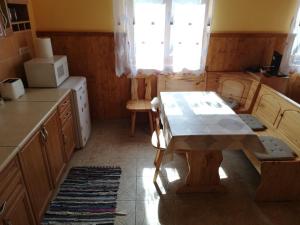 Kuchyňa alebo kuchynka v ubytovaní Apartment in Balatonszemes 38456