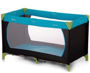 Bett mit blauem Rahmen auf weißem Hintergrund in der Unterkunft Riojano y Coqueto in Logroño