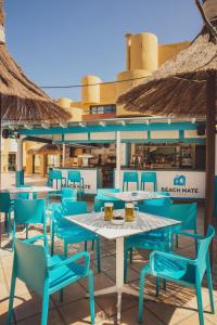 Restauracja lub miejsce do jedzenia w obiekcie Atlantic Garden Beach Mate