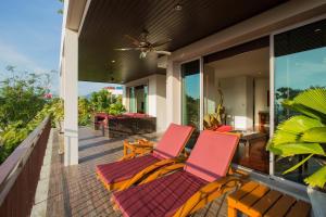 Balkón nebo terasa v ubytování Ocean views Kata gardens penthouse 6C near Kata Noi Beach