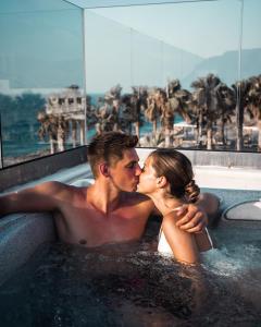 Гости Minos Imperial Luxury Beach Resort & Spa Milatos
