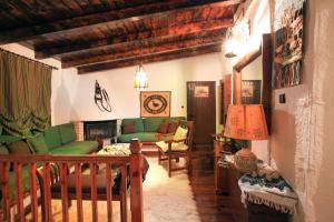 Posedenie v ubytovaní Dandy Villas Amfiklia - Pasithea - Stunning View - Fireplace - Parking