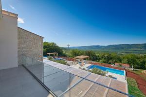 Bazén v ubytování Motovun Villas nebo v jeho okolí