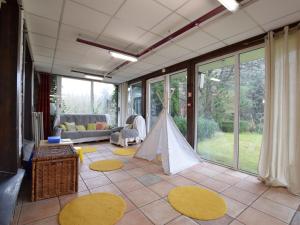 Posezení v ubytování Villa in Ardennes with Garden & Recreation Room