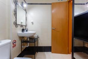 Kúpeľňa v ubytovaní Puerta San FELIX free parking by Cadiz4Rentals