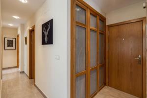Zdjęcie z galerii obiektu Apartamento con encanto en el Barrio de Santa Cruz w Sewilli