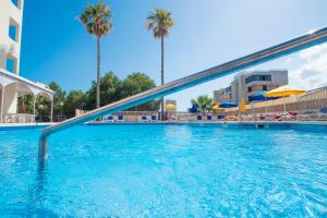 Der Swimmingpool an oder in der Nähe von Hotel Santa Maria Playa