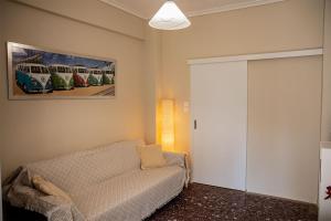 A bed or beds in a room at Your apartment in Athens (Next to Metro & Acropolis)