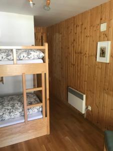 Palanda nebo palandy na pokoji v ubytování Reiterhof Nigglgut