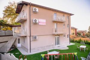 Imagen de la galería de Guest house Tedi, en Sapareva Banya