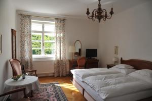 Posteľ alebo postele v izbe v ubytovaní Hotel Richard Löwenherz