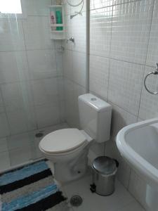 Vonios kambarys apgyvendinimo įstaigoje AP LOFT DE FRENTE COM A PRAIA