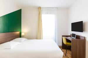 Gallery image of Aparthotel Adagio Access Carri&egrave;res Sous Poissy in Carri&egrave;res-sous-Poissy
