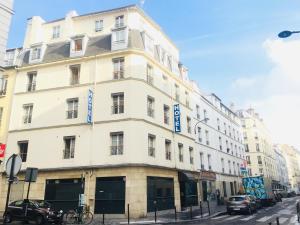 Gallery image of Paris Hôtel Le Mediterraneen in Paris