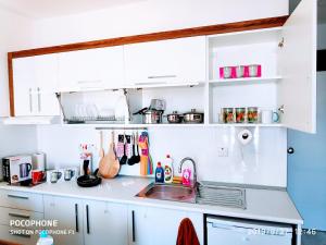 Η κουζίνα ή μικρή κουζίνα στο RiX Studio Park Famagusta Contactless Check In & Check Out