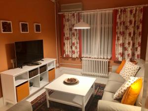 A television and/or entertainment centre at Mehmet Bey Suites