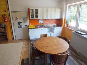 Kjøkken eller kjøkkenkrok på Max Hostel