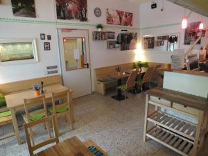 Posezení v ubytování Max Hostel