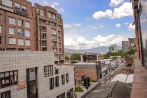 O vedere generală la munți sau o vedere la munte luată de la acest apartament