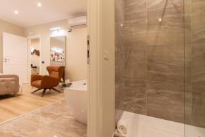 A bathroom at Prati 25.7 Suites in Rome Még 37 kép