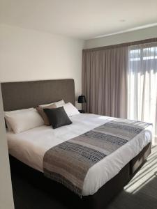 Risdon Brook Hotel客房内的一张或多张床位
