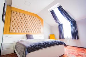 Posteľ alebo postele v izbe v ubytovaní Hotel Sjesta + 37 fotografií