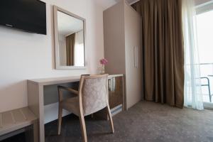 TV a/nebo společenská místnost v ubytování Hotel Jadran Neum