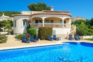 The swimming pool at or close to Casa Rio