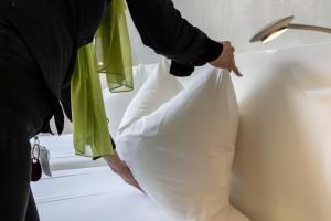 Ein Bett oder Betten in einem Zimmer der Unterkunft a2 HOTELS Denkendorf - Airport & Messe