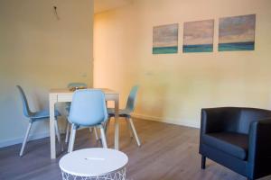 A seating area at APARTAMENTO AL LADO DE LA CASA DE PICASSO