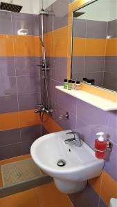 Kylpyhuone majoituspaikassa Hotel Mylos