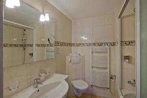Un baño de Hotel Antika