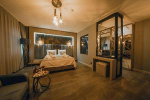 Postel nebo postele na pokoji v ubytování Edrin Gözde Hotel + 37 fotografií