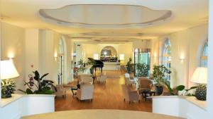 Posezení v ubytování Hotel Marechiaro + 37 fotografií