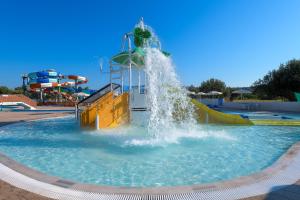 Bazén v ubytování Olive Garden Hotel nebo v jeho okolí