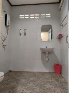 Ванна кімната в Baan Panseng Bungalow
