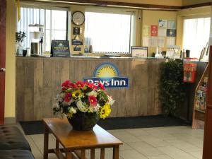 Лобі або стійка реєстрації в Days Inn by Wyndham Byron