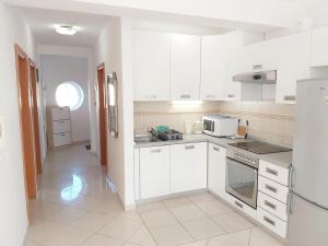 Küche/Küchenzeile in der Unterkunft Apartment Nika, 4*, 2-bedroom, barbecue