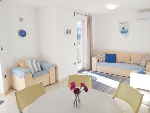 Posedenie v ubytovaní Apartment Nika, 4*, 2-bedroom, barbecue
