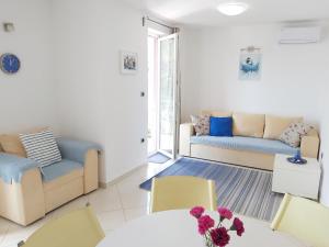 Ein Sitzbereich in der Unterkunft Apartment Nika, 4*, 2-bedroom, barbecue
