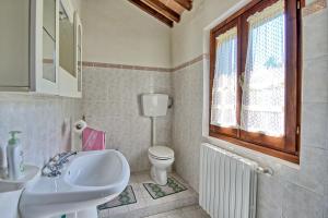 Koupelna v ubytování Borgo Veronica by PosarelliVillas + 23 fotografií