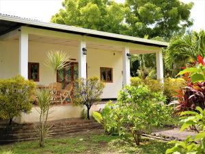 Garden sa labas ng Hospedaje Soma Ometepe Hotel