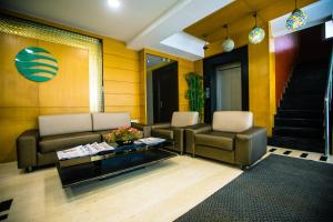 Posezení v ubytování Orion Residency Hotel Near Chennai Central Railway Station