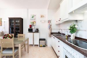 Kuchyňa alebo kuchynka v ubytovaní Vivienda vacacional La Laguna Luxe
