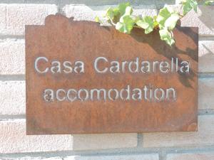 Certificato, attestato, insegna o altro documento esposto da Casa Cardarella