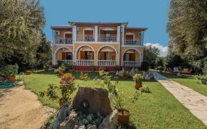 Gallery image of Pansion Mary Studios in Psarou +30 photos