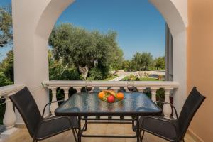 Gallery image of Pansion Mary Studios in Psarou