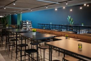Cabinn Copenhagen餐厅或其他用餐的地方