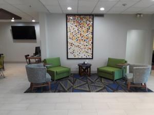 Seating area sa Holiday Inn Express Easton, an IHG Hotel