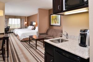 Gallery image of Holiday Inn Express & Suites Emporia Northwest, an IHG Hotel in Emporia